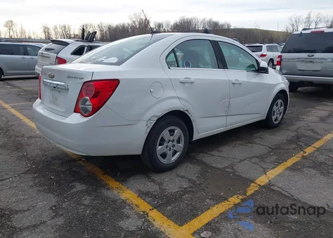 2016 Chevrolet Sonic Lt Auto из США, поврежденный, VIN 1G1JC5SH2G4105839